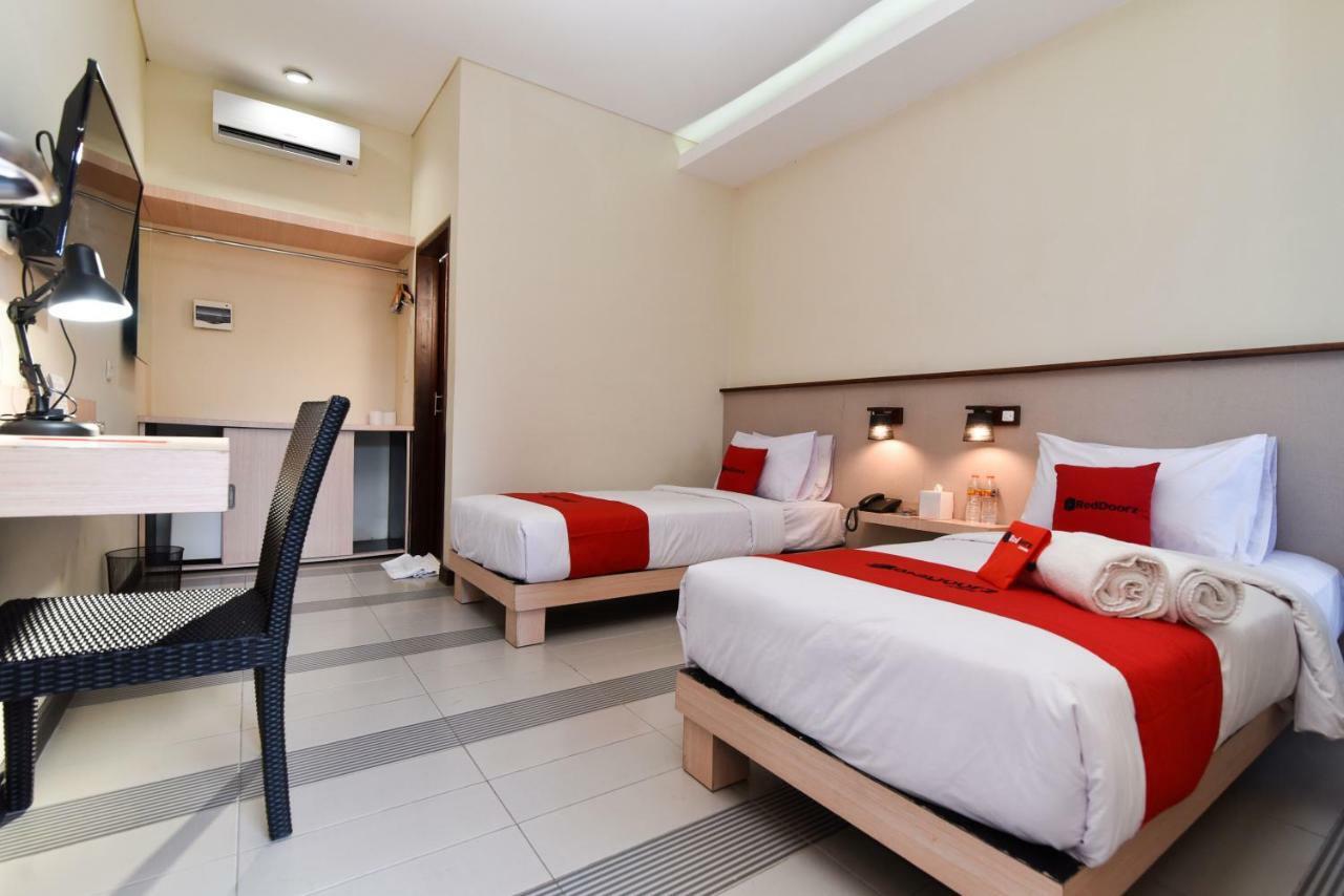 Reddoorz Near Legian Street Hotel Kuta Lombok Buitenkant foto