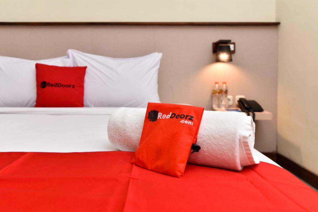 Reddoorz Near Legian Street Hotel Kuta Lombok Buitenkant foto
